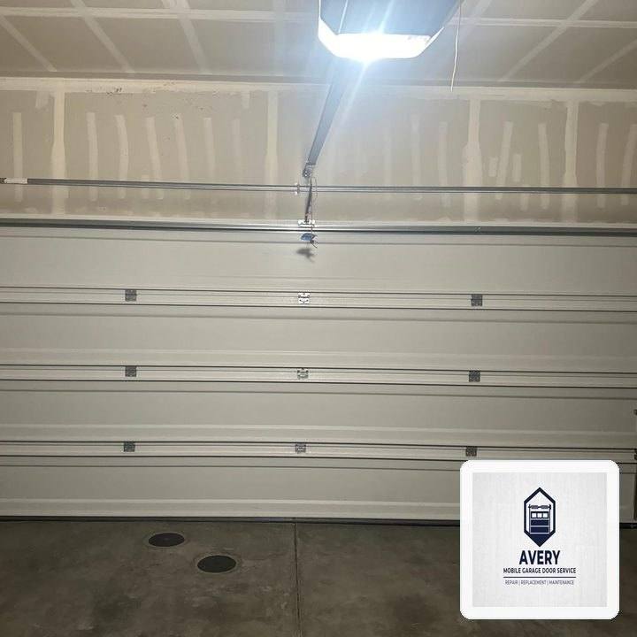 Avery Mobile Garage Door Service Dispatch in Ballard (Fremont Area): Heavy-Duty EPDM Perimeter & Bottom Seal Weatherproofing - Ballard, WA
